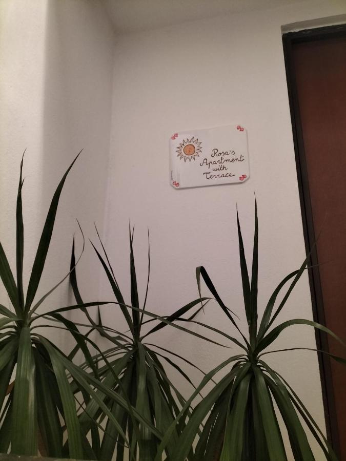 Rosa'S Apartment With Terrace Cagliari Eksteriør bilde