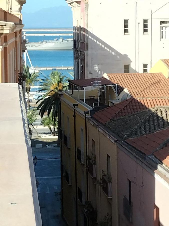 Rosa'S Apartment With Terrace Cagliari Eksteriør bilde