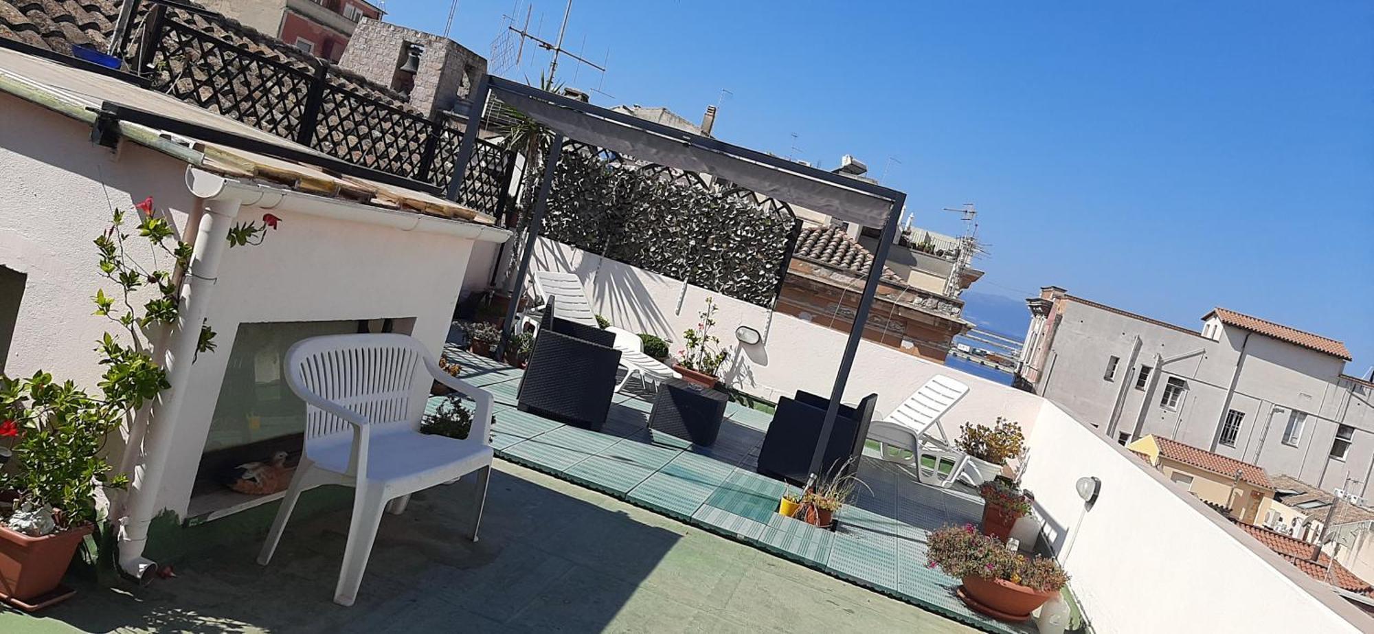 Rosa'S Apartment With Terrace Cagliari Eksteriør bilde